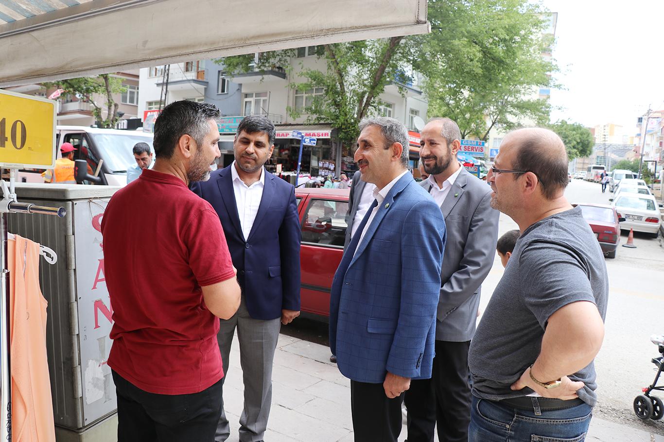 HÜDA PAR Ankara milletvekili adaylarından esnaf ziyareti HÜDA PAR Ankara milletvekili adaylarından esnaf ziyareti